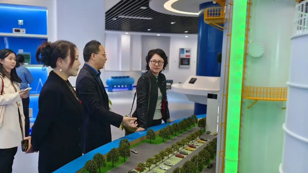 园区人大工委（政协工作联络委）副主任孙燕燕一行走访协昌环保